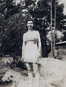 222235_1998337836244_4302838_n